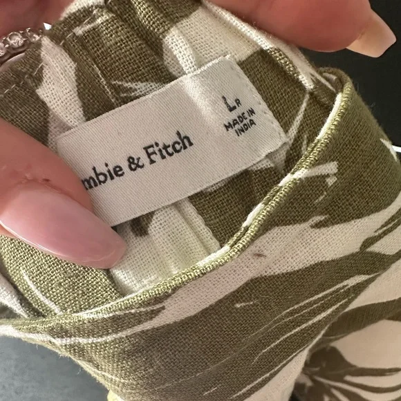 Abercrombie & Fitch Tropical Palm Shorts - Picture 3 of 5